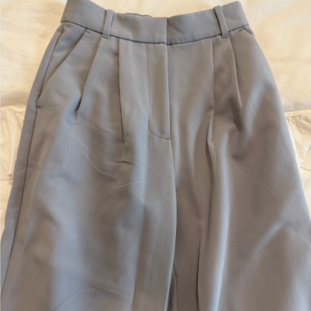 NWOT Gray A&F Sloane Tailored Pant
